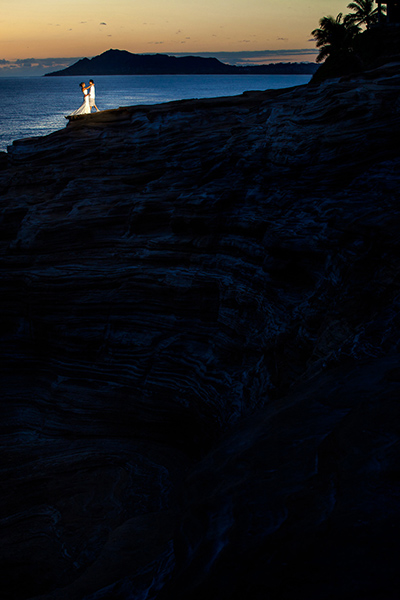 Crest of the hill :: Hawaii Wedding Photography