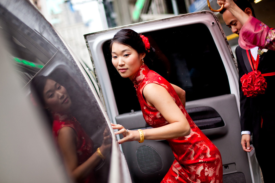 Bride getting into car :: Wedding Photography Vancouver
