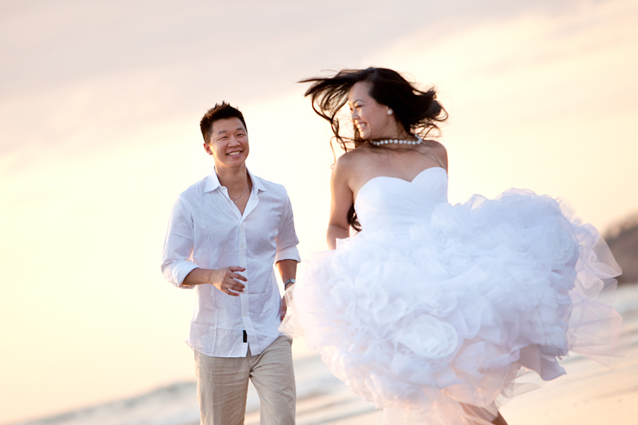 Tag on the beach :: Destination Wedding Photography