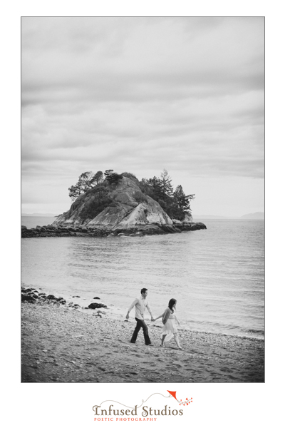 Vancouver Engagement Photos :: Beach