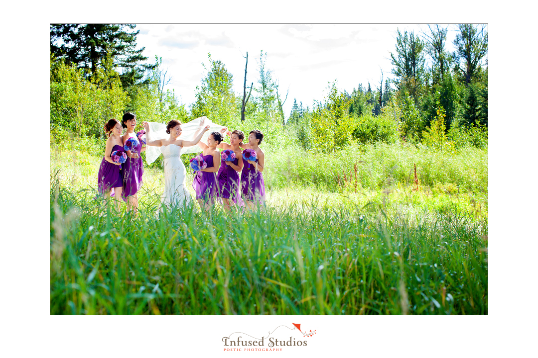 Edmonton Wedding Photographers :: bride and bridesmaids outdoors