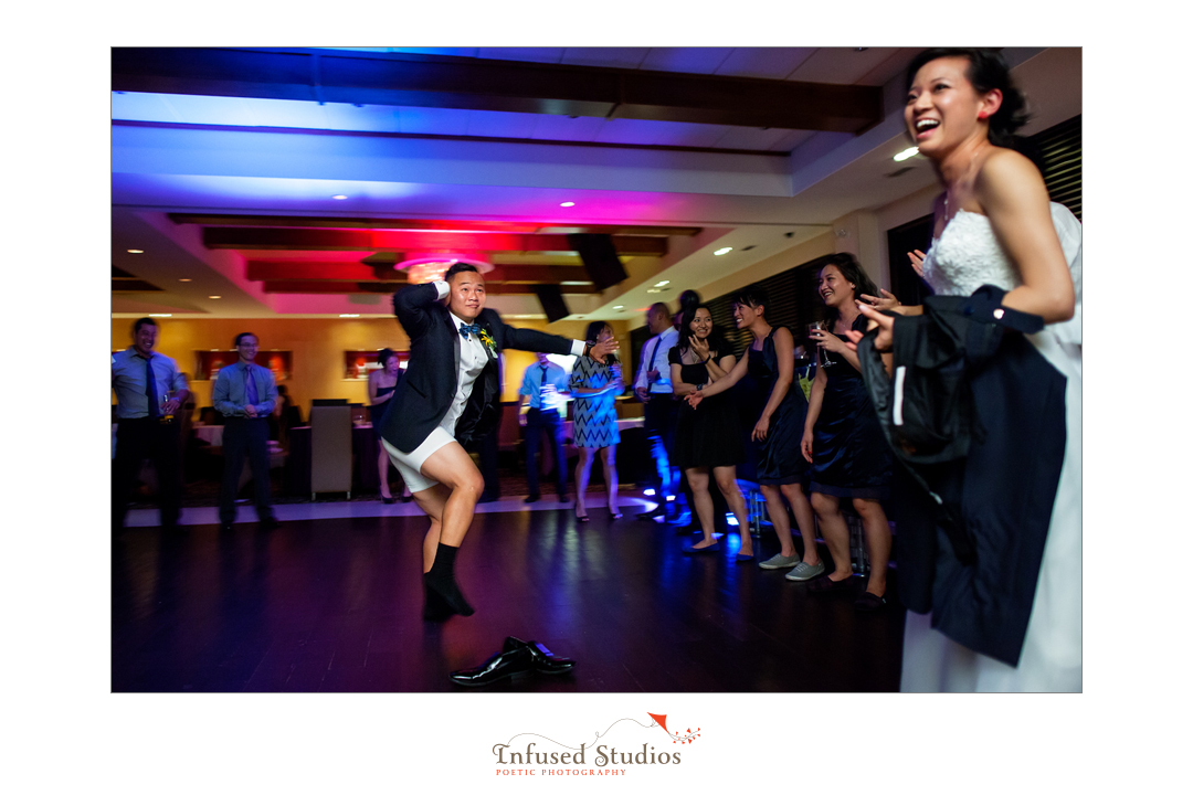 Edmonton wedding photographers :: dance floor pants off