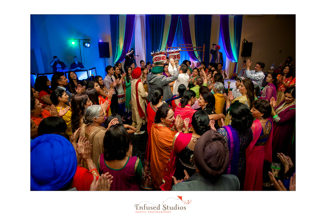 Edmonton Wedding Photographers :: guests at girls sangeet