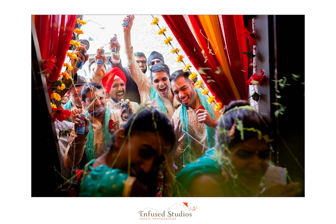 Edmonton wedding photographers :: celebration with silly string